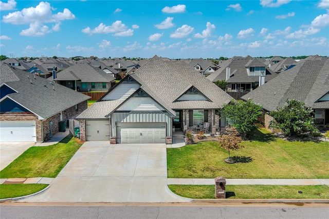 713 Bison Crossing Drive, Yukon, OK 73099