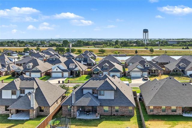 713 Bison Crossing Drive, Yukon, OK 73099