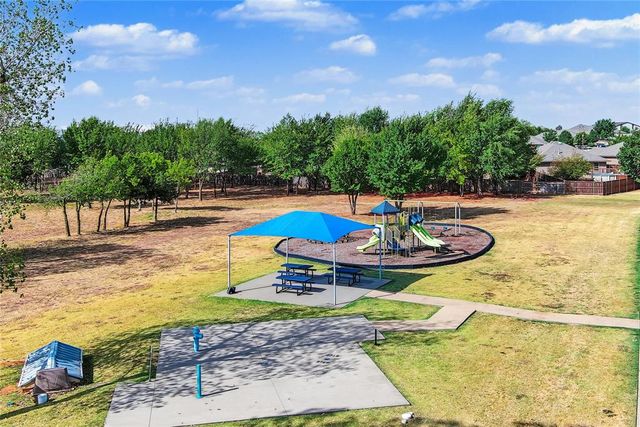 713 Bison Crossing Drive, Yukon, OK 73099