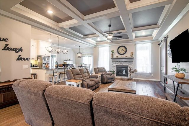 713 Bison Crossing Drive, Yukon, OK 73099