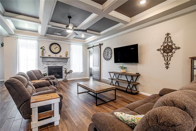 713 Bison Crossing Drive, Yukon, OK 73099