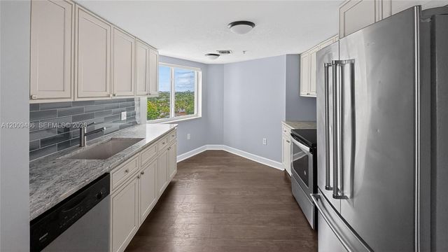 280 SW 20th Road 904, Miami, FL 33129