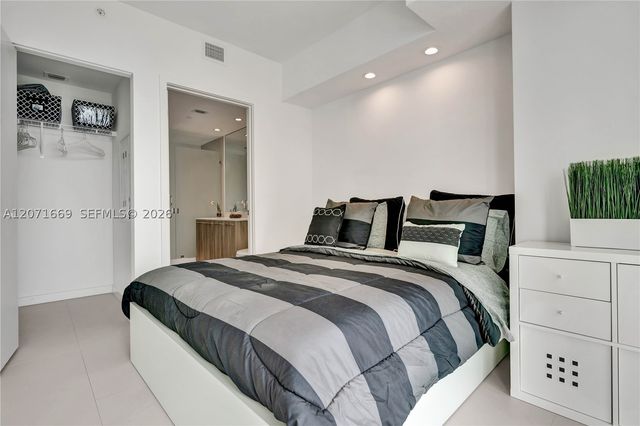 501 NE 31 3304, Miami, FL 33131