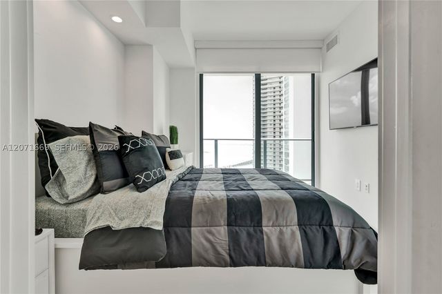 501 NE 31 3304, Miami, FL 33131