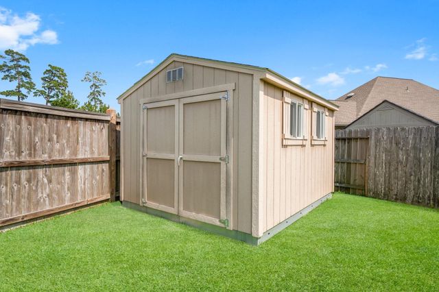 31870 Forest Park Trail, Conroe, TX 77385