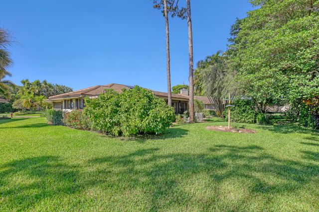652 Cypress Key Circle, Atlantis, FL 33462