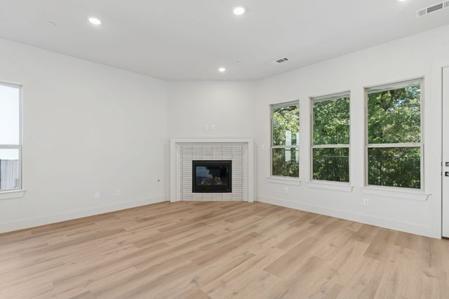 452 Waters Edge Drive 822, Hickory Creek, TX 75065