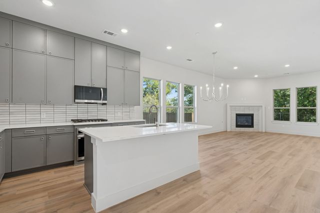 452 Waters Edge Drive 822, Hickory Creek, TX 75065