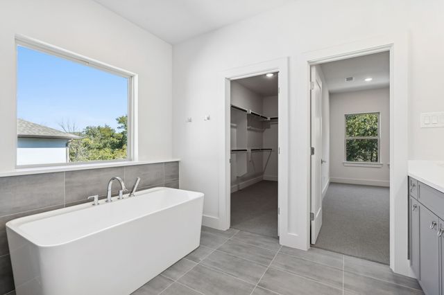 452 Waters Edge Drive 822, Hickory Creek, TX 75065