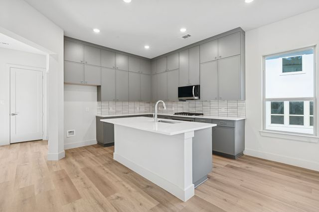 452 Waters Edge Drive 822, Hickory Creek, TX 75065