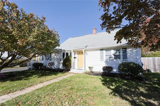 3 Grant Street, Warwick, RI 02886