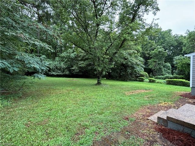 1332 Calvert Drive, Winston-salem, NC 27107