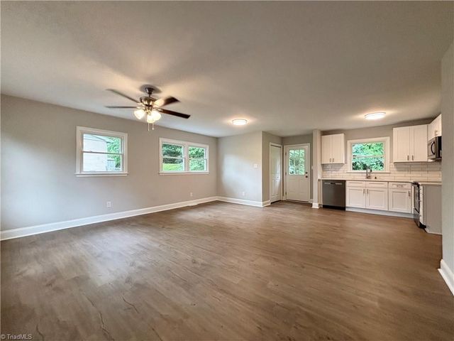 1332 Calvert Drive, Winston-salem, NC 27107