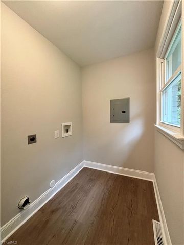 1332 Calvert Drive, Winston-salem, NC 27107