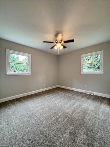 1332 Calvert Drive, Winston-salem, NC 27107