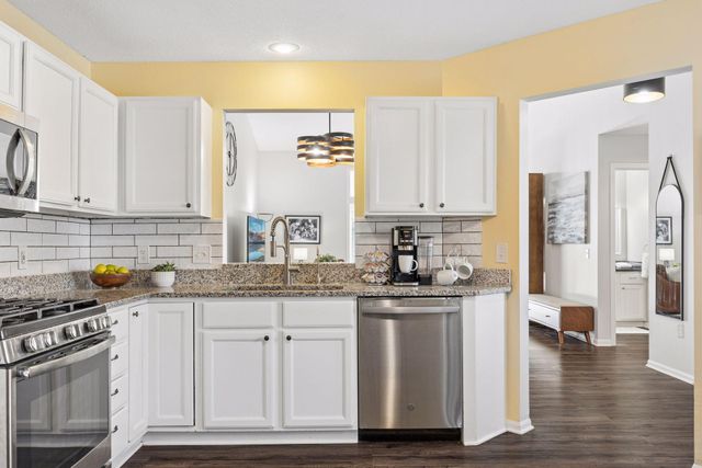 537 Markgrafs Lake Alcove, Woodbury, MN 55129