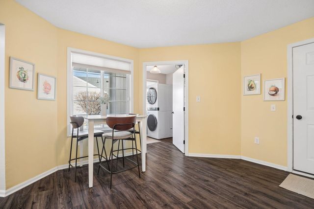 537 Markgrafs Lake Alcove, Woodbury, MN 55129