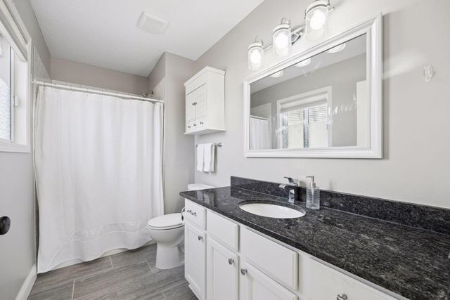 537 Markgrafs Lake Alcove, Woodbury, MN 55129