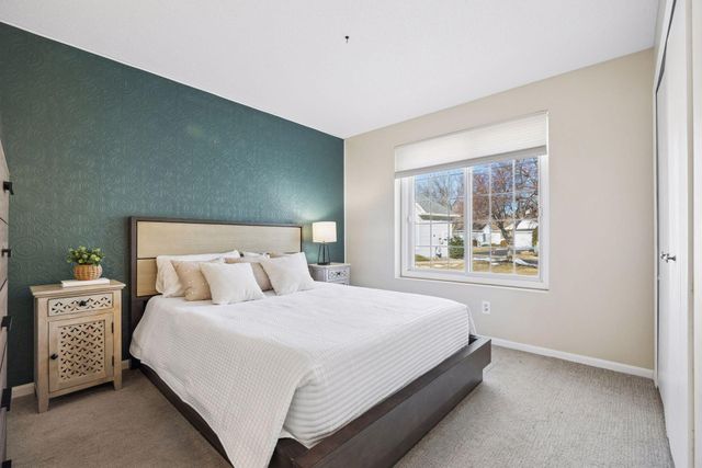 537 Markgrafs Lake Alcove, Woodbury, MN 55129