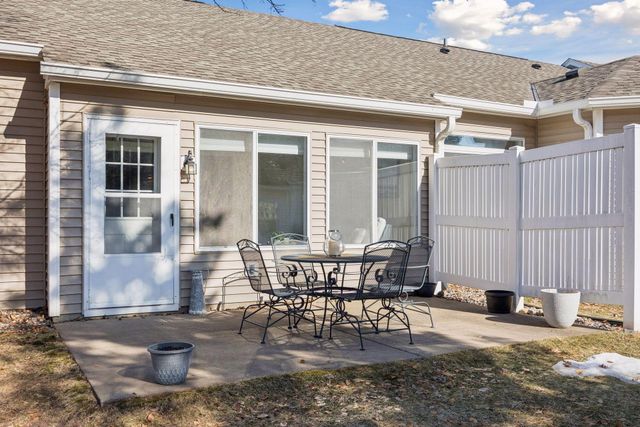 537 Markgrafs Lake Alcove, Woodbury, MN 55129