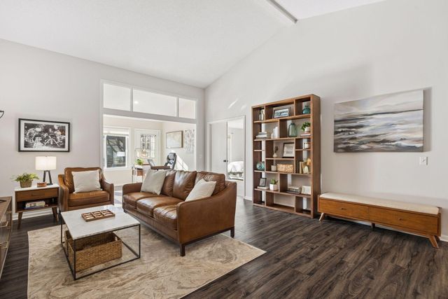 537 Markgrafs Lake Alcove, Woodbury, MN 55129