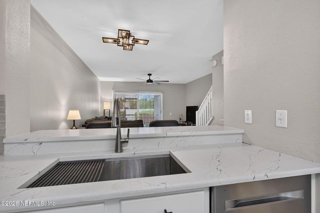 12311 KENSINGTON LAKES Drive 1305, Jacksonville, FL 32246