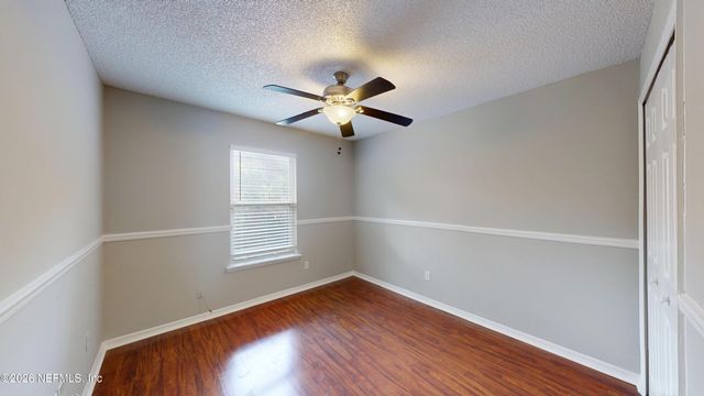 1738 CHANDELIER Circle E, Jacksonville, FL 32225