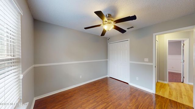 1738 CHANDELIER Circle E, Jacksonville, FL 32225