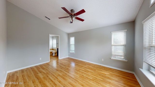 1738 CHANDELIER Circle E, Jacksonville, FL 32225
