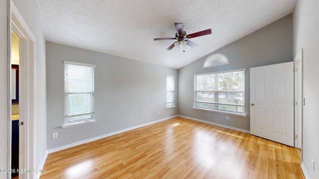 1738 CHANDELIER Circle E, Jacksonville, FL 32225