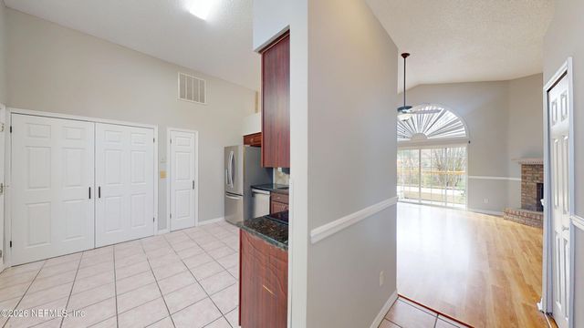 1738 CHANDELIER Circle E, Jacksonville, FL 32225