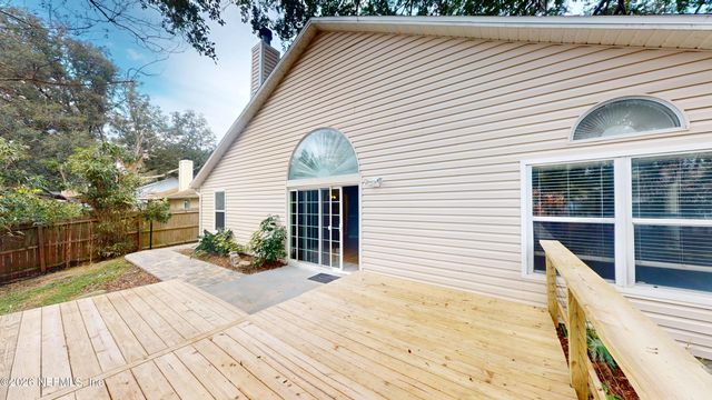 1738 CHANDELIER Circle E, Jacksonville, FL 32225