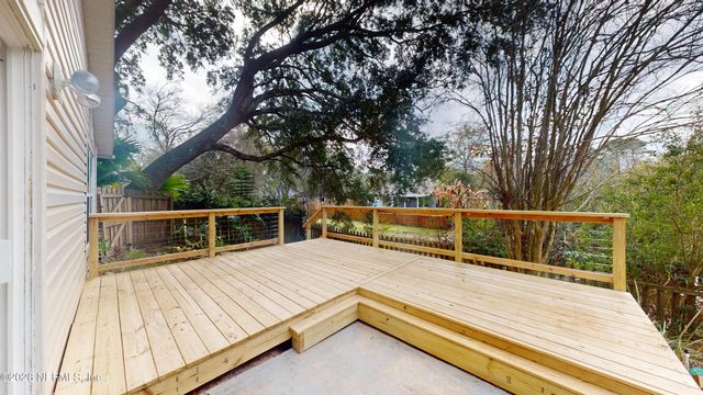 1738 CHANDELIER Circle E, Jacksonville, FL 32225