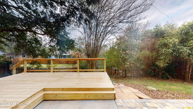 1738 CHANDELIER Circle E, Jacksonville, FL 32225