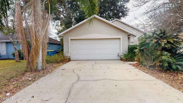 1738 CHANDELIER Circle E, Jacksonville, FL 32225