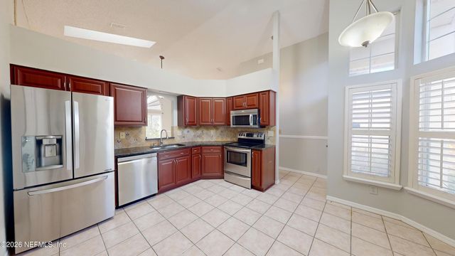 1738 CHANDELIER Circle E, Jacksonville, FL 32225