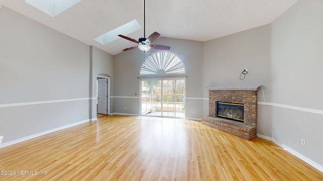 1738 CHANDELIER Circle E, Jacksonville, FL 32225