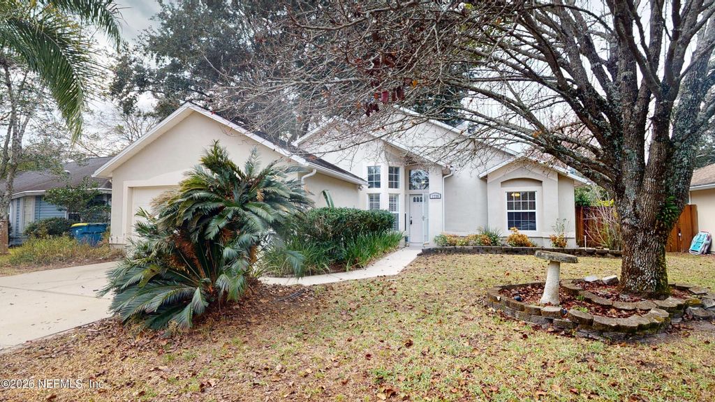 1738 CHANDELIER Circle E, Jacksonville, FL 32225