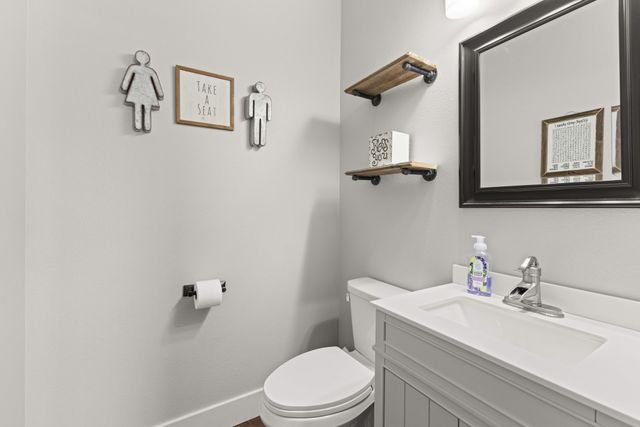 1024 Fountain View Drive, Pella, IA 50219