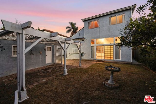 3158 Grand View Boulevard, Los Angeles, CA 90066