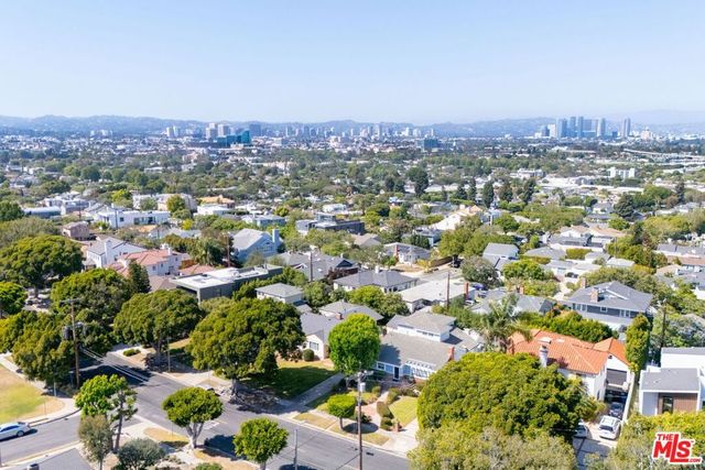 3158 Grand View Boulevard, Los Angeles, CA 90066