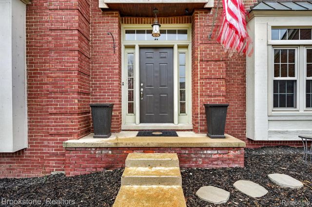 4054 Calumet Drive W, Oakland Charter Township, MI 48306