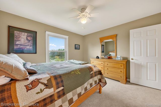 4054 Calumet Drive W, Oakland Charter Township, MI 48306