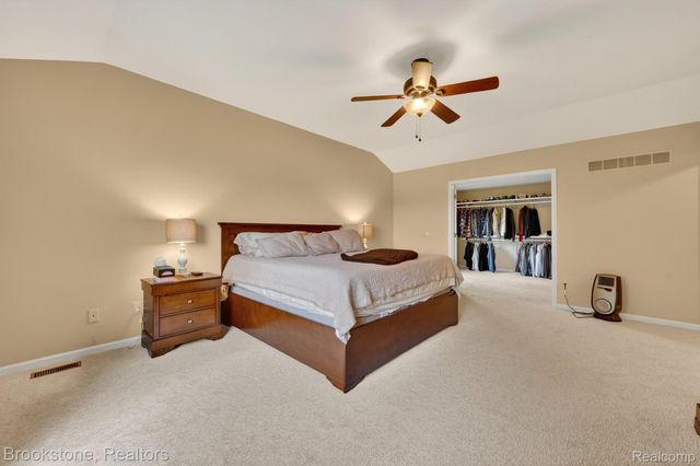 4054 Calumet Drive W, Oakland Charter Township, MI 48306
