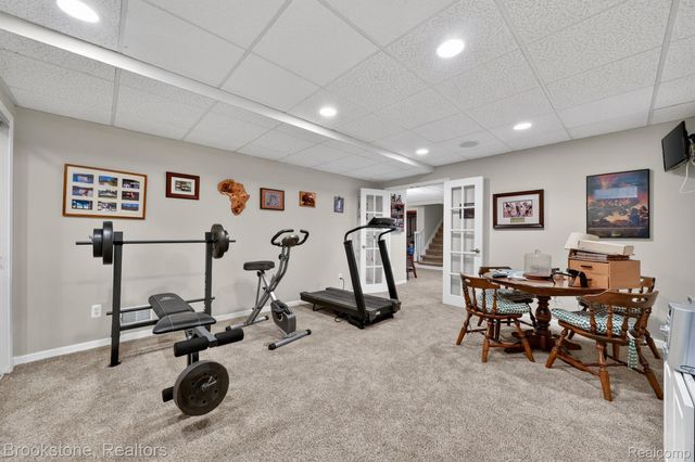 4054 Calumet Drive W, Oakland Charter Township, MI 48306