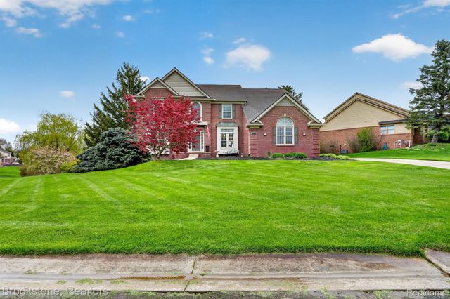 4054 Calumet Drive W, Oakland Charter Township, MI 48306