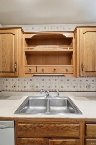 8732 Winchester Road, Fort Wayne, IN 46819