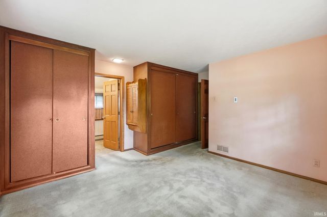 8732 Winchester Road, Fort Wayne, IN 46819