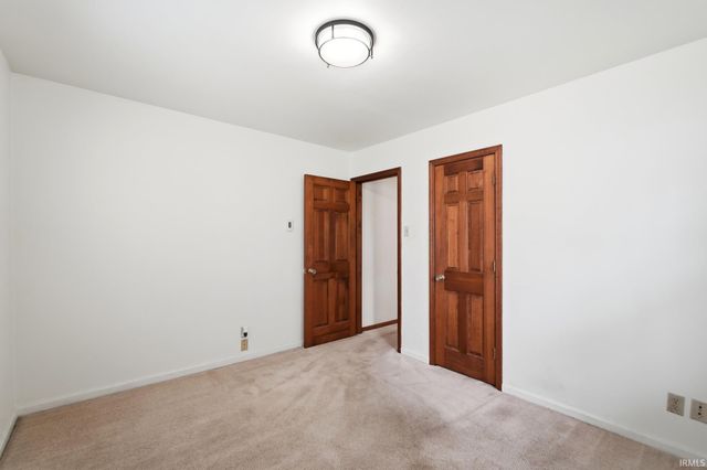 8732 Winchester Road, Fort Wayne, IN 46819