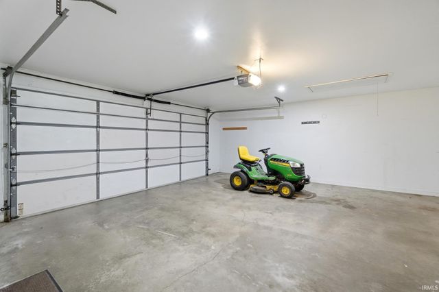 8732 Winchester Road, Fort Wayne, IN 46819